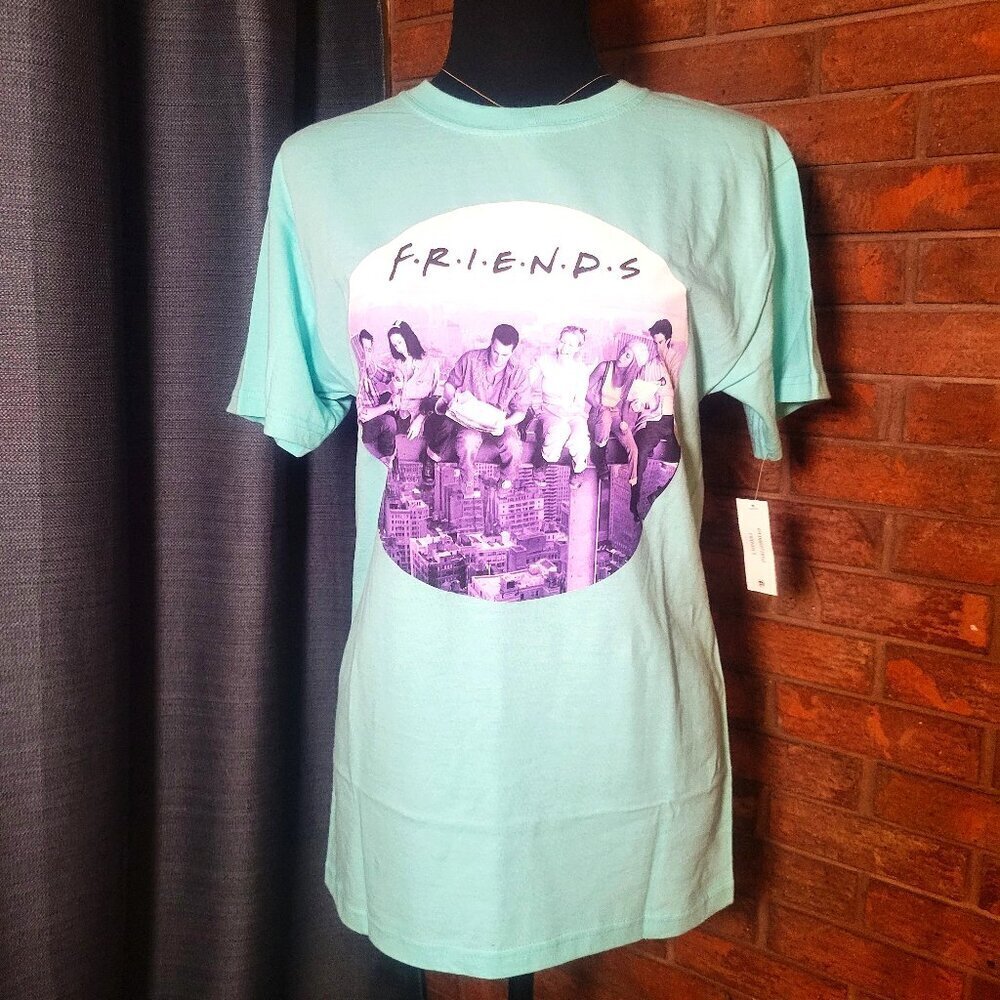 NWT!! FRIENDS TV Series Graphic T-Shirt Aqua w/Image of the 6 Friends! Size S